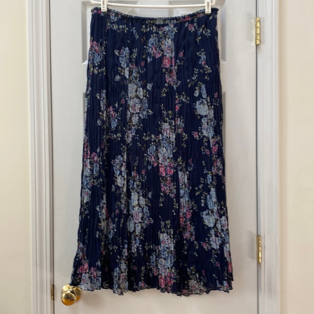 Gorgeous Navy Blue Chiffon Crinkle Lined Maxi Skirt, Size L